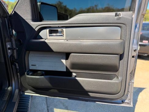 Used 2014 Ford F150 Lariat w/ Lariat Chrome Package image 23