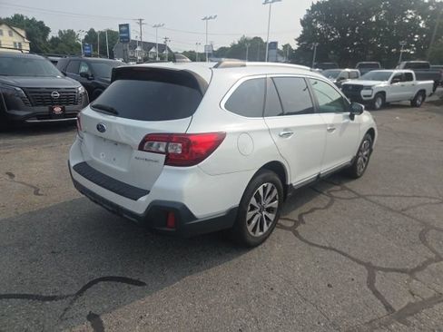 Used 2019 Subaru Outback 2.5i Touring AWD/4WD image 5
