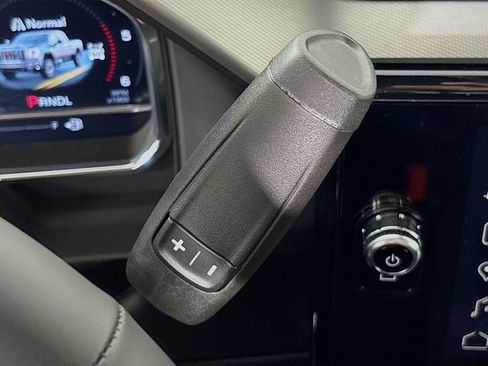 New 2025 GMC Sierra 3500 Denali w/ Denali Reserve Package image 17