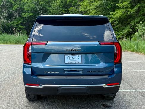 Used 2025 GMC Yukon Elevation w/ LPO, Elevation Black Package AWD/4WD image 5