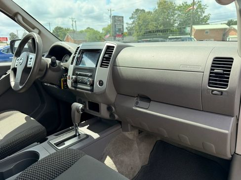Used 2015 Nissan Frontier Desert Runner RWD image 25