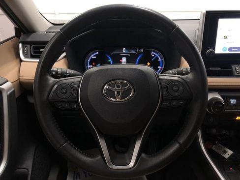 Used 2023 Toyota RAV4 XLE Premium image 16