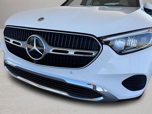 Used 2025 Mercedes-Benz GLC 350e 4MATIC image 2