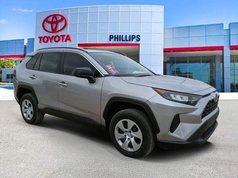 Used 2020 Toyota RAV4 LE image 1