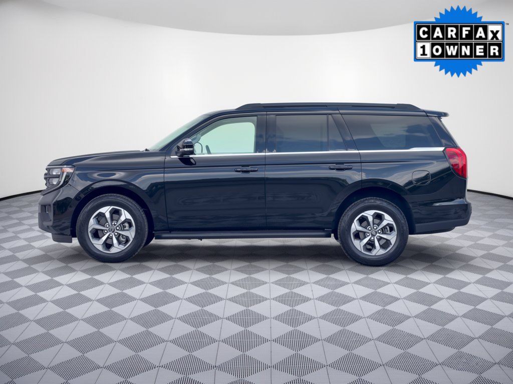 Used 2027 Ford Expedition Active AWD/4WD image 2