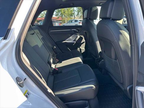 New 2025 Audi Q3 2.0T Premium image 12