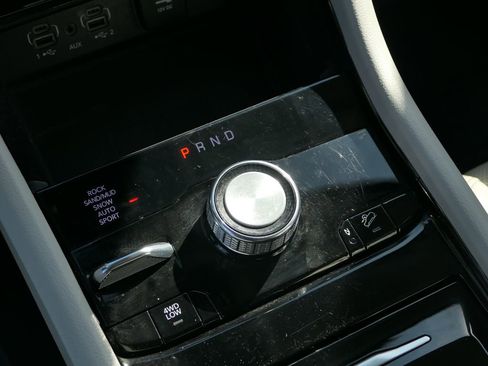 Used 2021 Jeep Grand Cherokee L Overland w/ Luxury Tech Group IV image 23