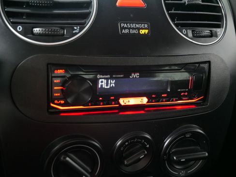 Used 2010 Volkswagen Beetle Coupe image 22