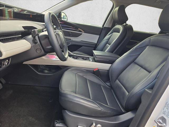Used 2024 Lincoln Nautilus Premier AWD/4WD image 15