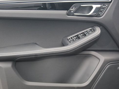 New 2026 Porsche Macan AWD/4WD image 21