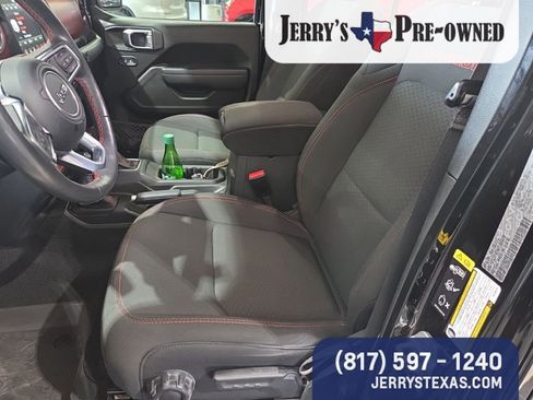 Used 2023 Jeep Gladiator Rubicon w/ Cold Weather Group image 7