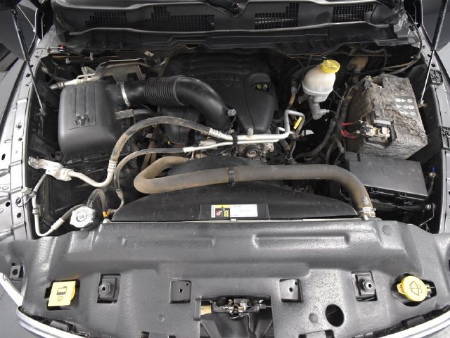 Used 2017 RAM 1500 Classic SLT AWD/4WD image 36
