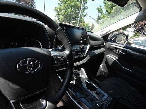 Used 2021 Toyota Highlander Limited AWD/4WD image 9