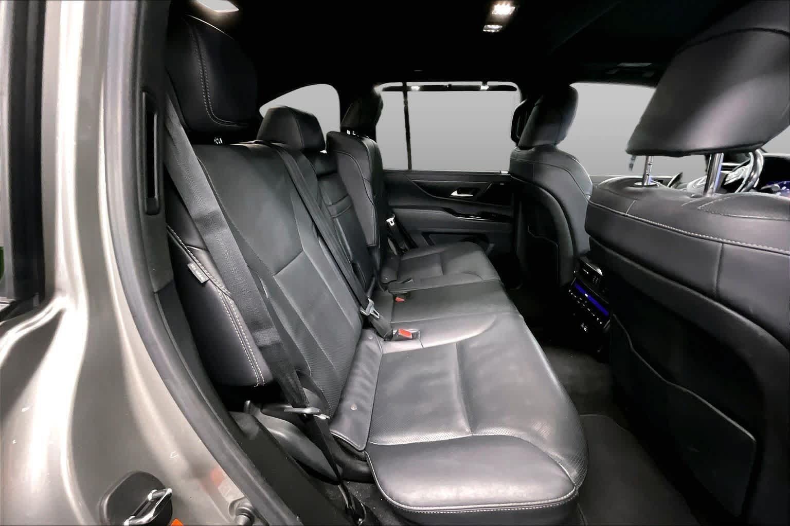 Used 2022 Lexus LX 600 4WD w/ Luxury Package image 19