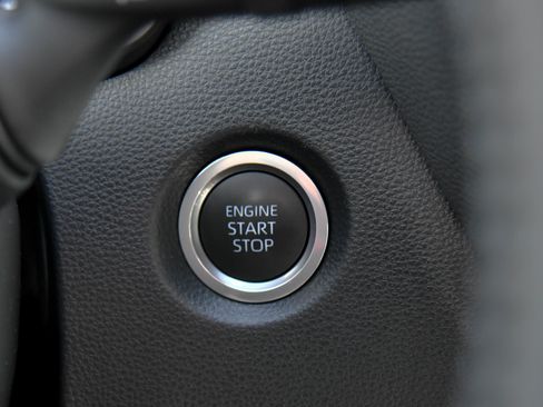 Used 2024 Toyota Corolla SE w/ SE Package image 31