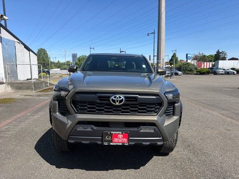 Certified 2024 Toyota Tacoma TRD Off-Road AWD/4WD image 2