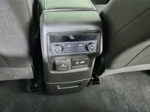 Used 2023 GMC Acadia SLE w/ Driver Convenience Package image 20