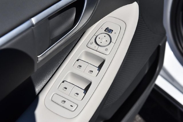 Used 2025 Hyundai Sonata SEL FWD image 8