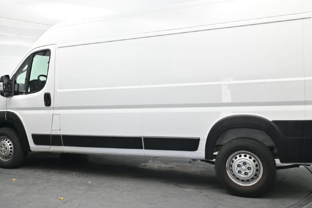 Used 2026 RAM ProMaster 2500 w/ Convenience Group FWD image 4