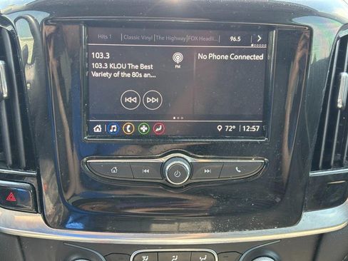 Used 2020 Chevrolet Traverse LT image 21