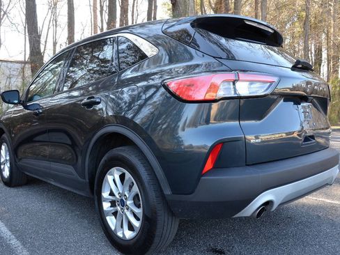 Used 2022 Ford Escape SE w/ Convenience Package AWD/4WD image 4