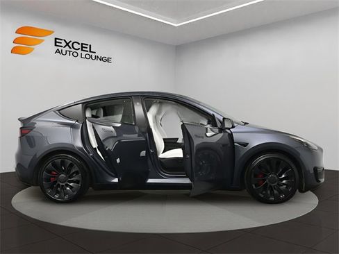 Used 2023 Tesla Model Y Performance image 56
