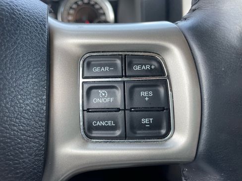 Used 2018 RAM 1500 Laramie w/ Convenience Group AWD/4WD image 8