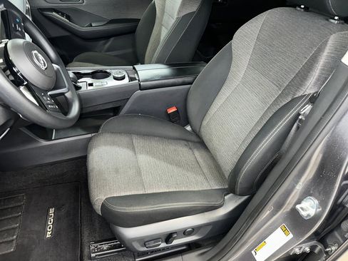 Used 2023 Nissan Rogue SV AWD/4WD image 5