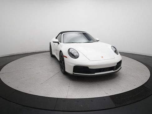Used 2025 Porsche 911 Carrera RWD image 3