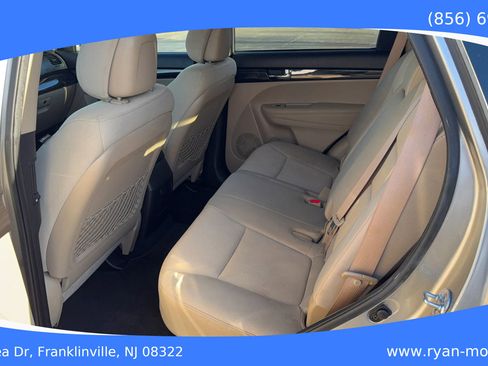 Used 2013 Kia Sorento LX image 13
