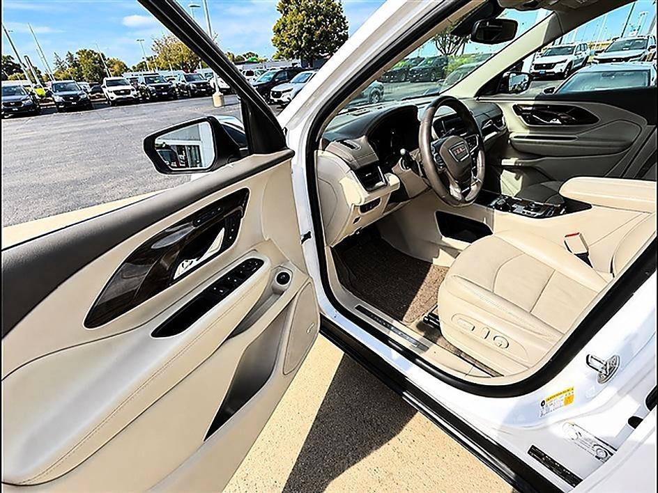 Used 2019 GMC Terrain Denali FWD image 2