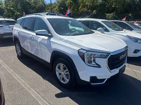 Used 2023 GMC Terrain SLE w/ Driver Convenience Package FWD image 9