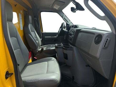 Used 2021 Ford E-350 and Econoline 350 Super Duty RWD image 11