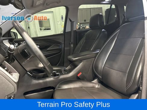 Used 2023 GMC Terrain SLT w/ Infotainment Package II AWD/4WD image 17
