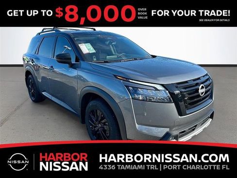 Used 2025 Nissan Pathfinder SL w/ Black Appearance Package AWD/4WD image 1