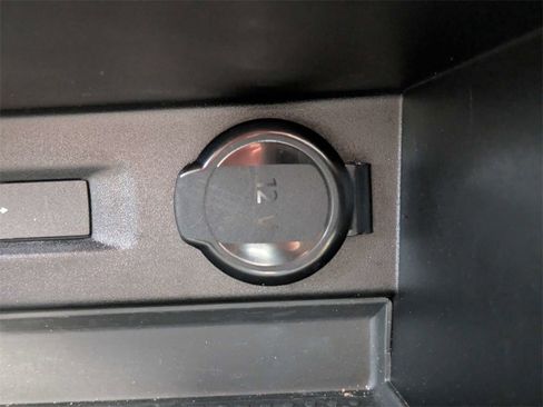 Used 2025 Volkswagen Taos S image 30