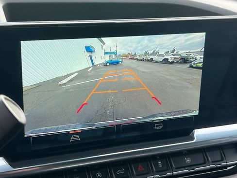 Used 2024 GMC Sierra 1500 SLT image 15