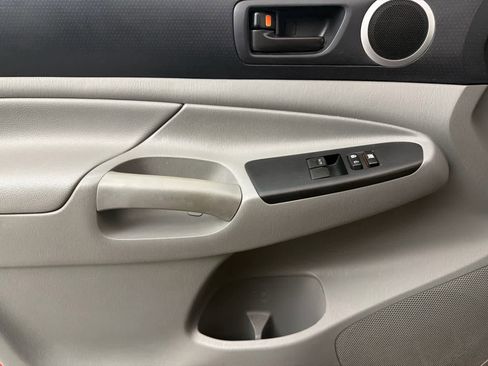 Used 2013 Toyota Tacoma 4x4 Access Cab V6 w/ SR5 Pkg image 21