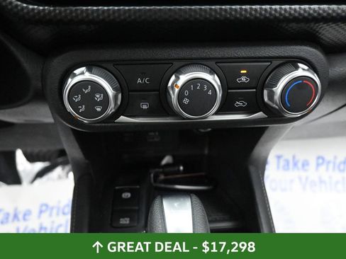 Used 2024 Nissan Kicks SV image 40