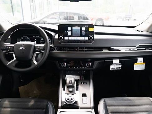 New 2025 Mitsubishi Outlander SE AWD/4WD image 9