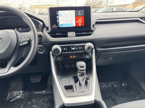 Used 2025 Toyota RAV4 XLE image 18