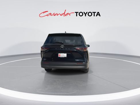 Certified 2026 Toyota Sienna LE FWD image 7