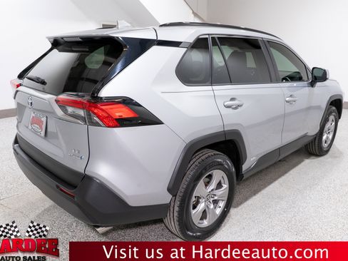Used 2022 Toyota RAV4 LE image 5