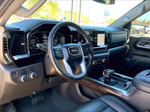 Used 2022 GMC Sierra 1500 Elevation w/ Elevation Premium Package AWD/4WD image 15