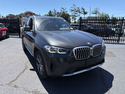 Used 2023 BMW X3 xDrive30i w/ Premium Package AWD/4WD image 2