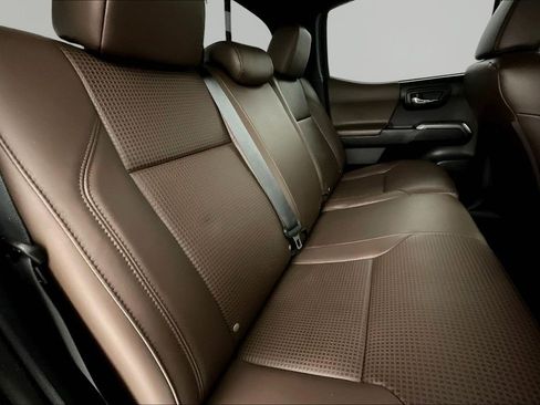 Used 2020 Toyota Tacoma Limited image 21