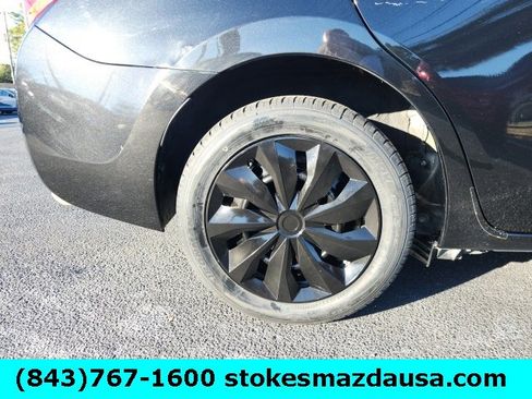 Used 2015 Toyota Corolla LE image 25