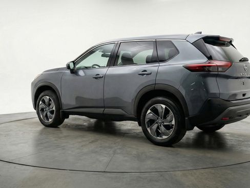 Used 2025 Nissan Rogue SV FWD image 6
