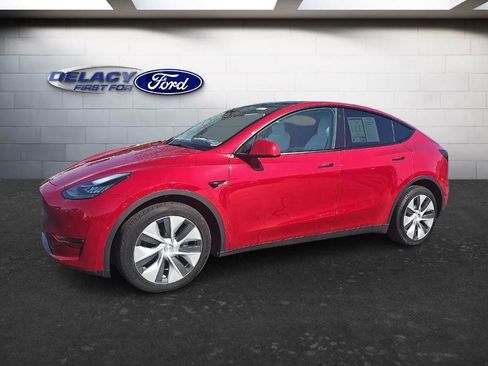Used 2022 Tesla Model Y Long Range AWD/4WD image 2