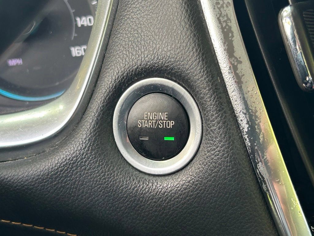 Used 2021 Chevrolet Traverse RS FWD image 22
